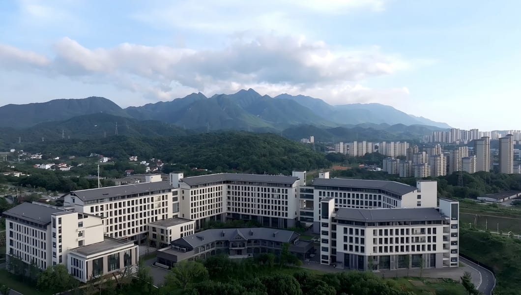 Jiujiang University's campus below Mount Lushan
